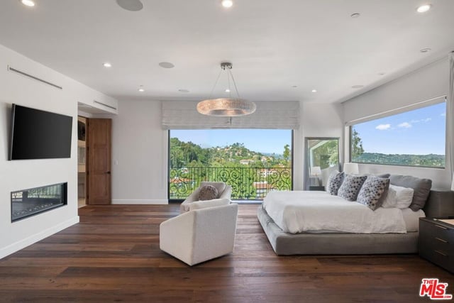 4733 Bonvue Avenue, Los Angeles, CA 90027 — photo 10 of 72