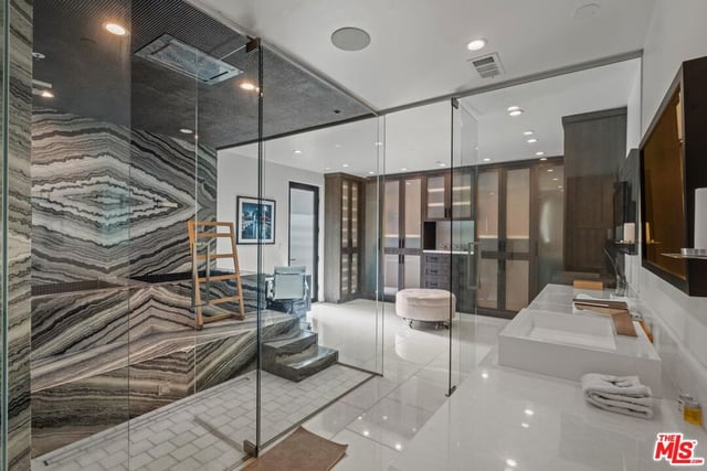 4733 Bonvue Avenue, Los Angeles, CA 90027 — photo 14 of 72