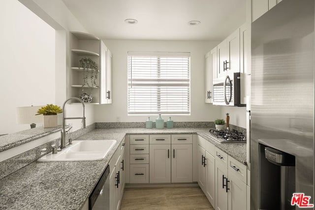 1617 S Beverly Glen Boulevard 404, Los Angeles, CA 90024 — photo 11 of 30