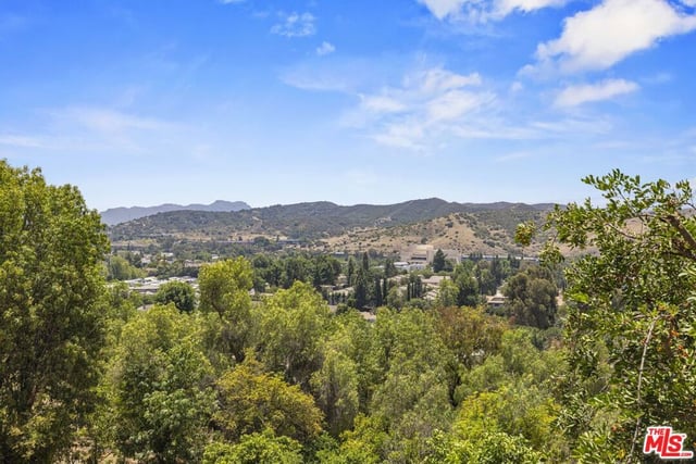 567 Lone Oak Drive, Thousand Oaks, CA 91362 — photo 22 of 23