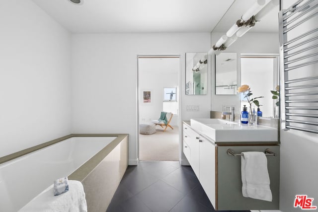 2913 3rd Street 304, Santa Monica, CA 90405 — photo 15 of 26