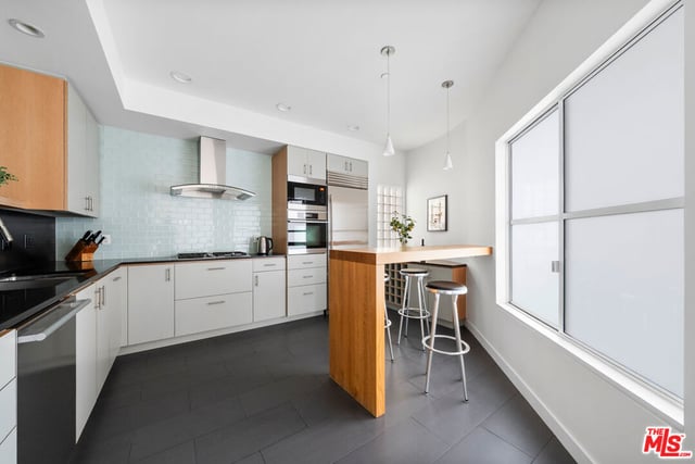 2913 3rd Street 304, Santa Monica, CA 90405 — photo 5 of 26