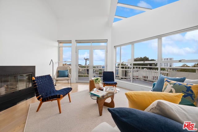 2913 3rd Street 304, Santa Monica, CA 90405 — photo 8 of 26