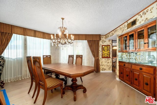 6505 S Halm Avenue, Los Angeles, CA 90056 — photo 15 of 40