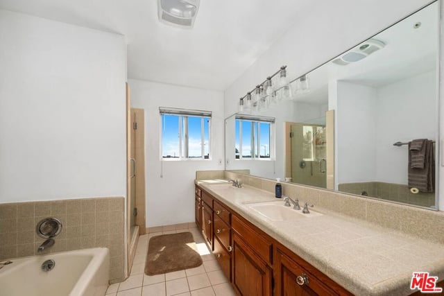6505 S Halm Avenue, Los Angeles, CA 90056 — photo 25 of 40