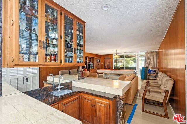 6505 S Halm Avenue, Los Angeles, CA 90056 — photo 9 of 40