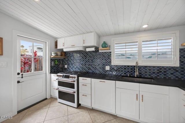 1248 Marthas Vineyard Court, Ventura, CA 93001 — photo 22 of 64