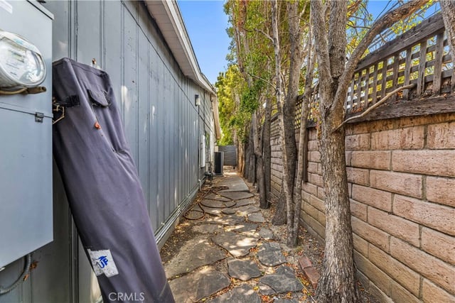 2361 Pelham, Los Angeles, CA 90064 — photo 30 of 35