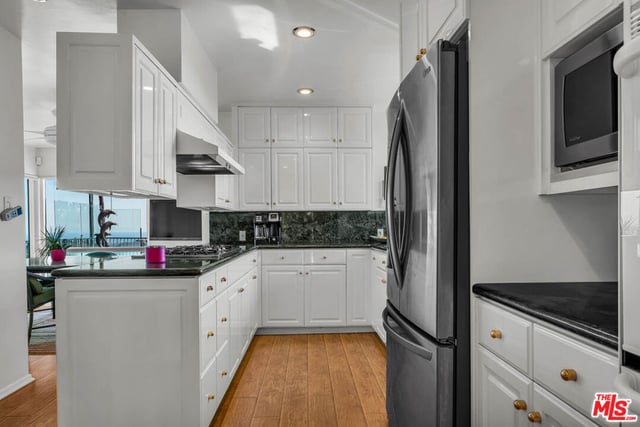 10924 Savona Road, Los Angeles, CA 90077 — photo 12 of 22