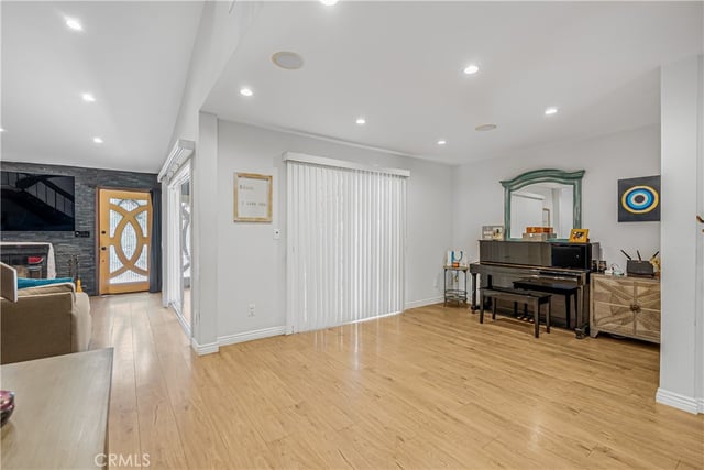 22170 James Alan Circle 1, Chatsworth, CA 91311 — photo 13 of 36