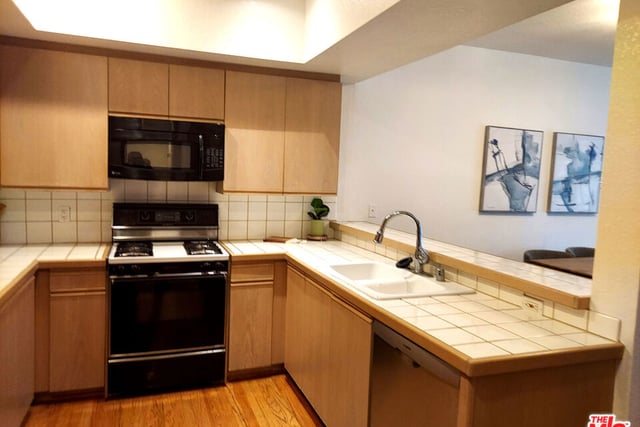 10650 Kinnard Avenue 211, Los Angeles, CA 90024 — photo 11 of 21