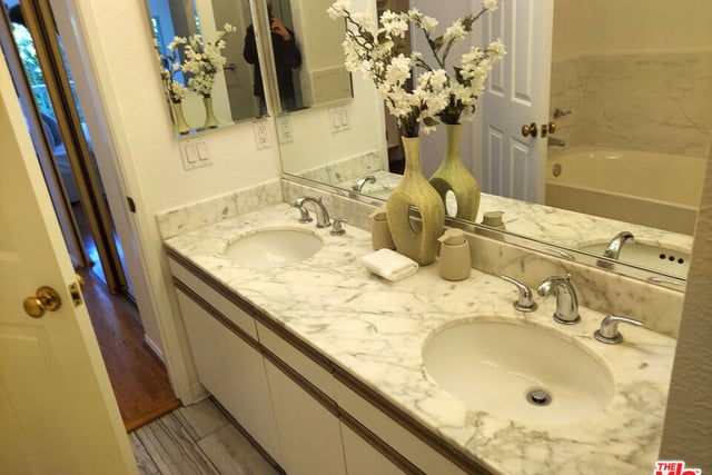 10650 Kinnard Avenue 211, Los Angeles, CA 90024 — photo 14 of 21