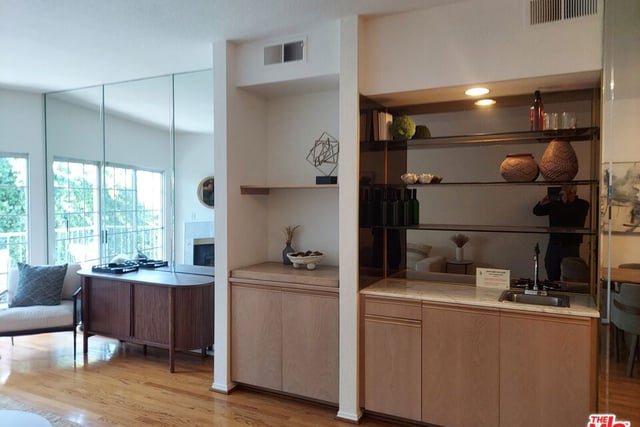 10650 Kinnard Avenue 211, Los Angeles, CA 90024 — photo 6 of 21
