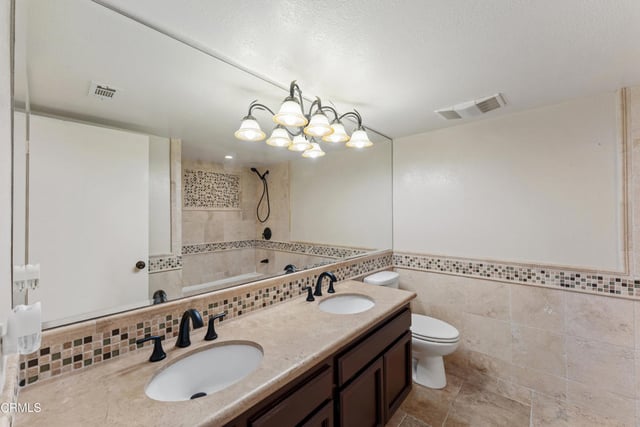 2167 Martinique Lane, Oxnard, CA 93035 — photo 17 of 39