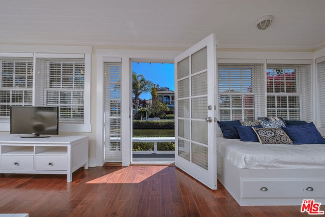 2323 Grand Canal, Venice, CA 90291 — photo 5 of 23