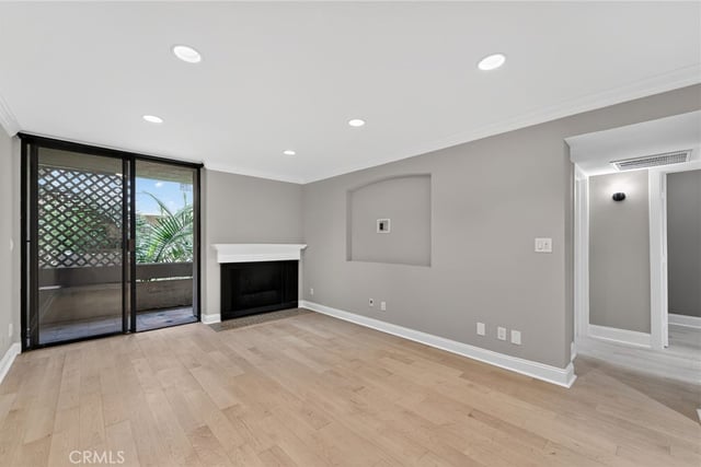 750 N Kings 114, West Hollywood, CA 90069 — photo 15 of 33