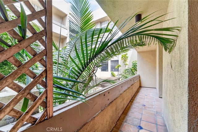 750 N Kings 114, West Hollywood, CA 90069 — photo 5 of 33