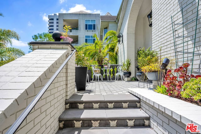 851 Devon Avenue, Los Angeles, CA 90024 — photo 4 of 68