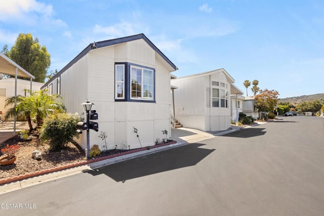 246 Dinsmore Drive 40, Thousand Oaks, CA 91362 — photo 2 of 22