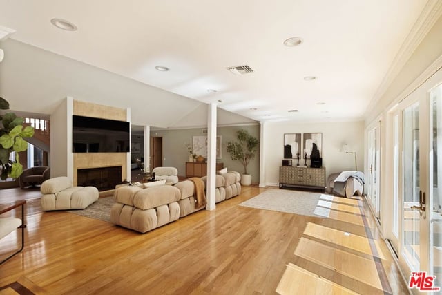 2103 N Hobart Boulevard, Los Angeles, CA 90027 — photo 15 of 67