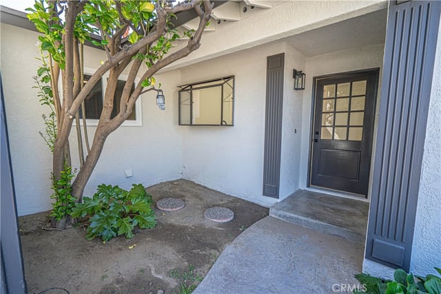 22514 Los Tigres, Saugus, CA 91350 — photo 5 of 31