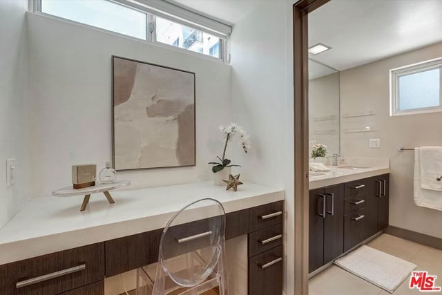 11657 Chenault Street 202, Los Angeles, CA 90049 — photo 10 of 15
