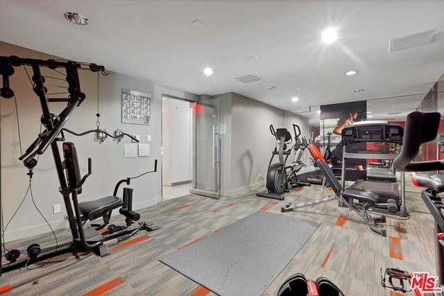 11657 Chenault Street 202, Los Angeles, CA 90049 — photo 12 of 15