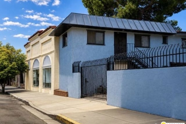 1273 S Cochran Avenue, Los Angeles, CA 90019 — photo 3 of 8