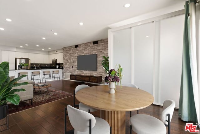 13126 Union Avenue 203, Hawthorne, CA 90250 — photo 4 of 24