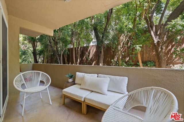 11646 Chenault Street 9, Los Angeles, CA 90049 — photo 7 of 36