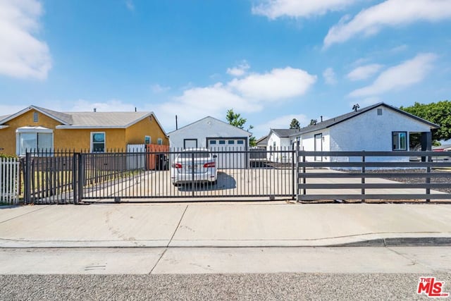 12219 S Central Avenue, Los Angeles, CA 90059 — photo 10 of 41