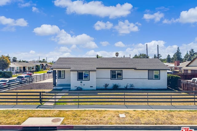 12219 S Central Avenue, Los Angeles, CA 90059 — photo 3 of 41