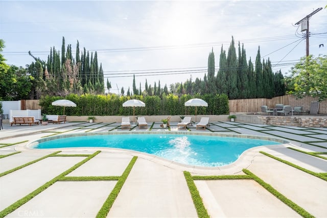 10111 Oso Avenue, Chatsworth, CA 91311 — photo 23 of 33