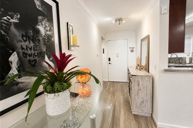 5565 Canoga Avenue 207, Woodland Hills, CA 91367 — photo 5 of 27