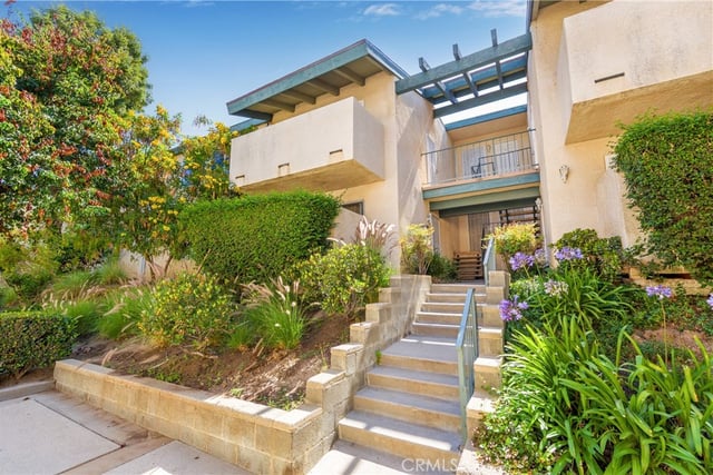 10636 Woodley Avenue 34, Granada Hills, CA 91344 — photo 2 of 12