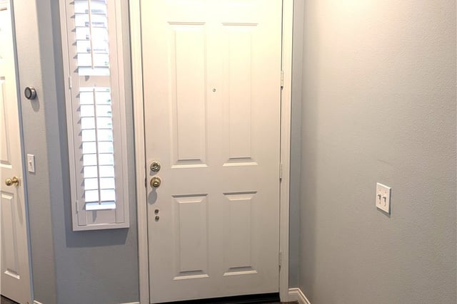 550 Lorabel Way C, Simi Valley, CA 93065 — photo 3 of 44