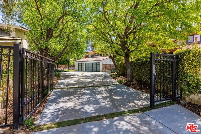 4020 Park Melinda, Calabasas, CA 91302 — photo 2 of 20