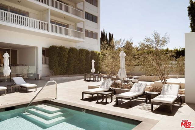 999 N Doheny Drive 807, West Hollywood, CA 90069 — photo 15 of 17