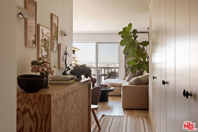 999 N Doheny Drive 807, West Hollywood, CA 90069 — photo 2 of 17