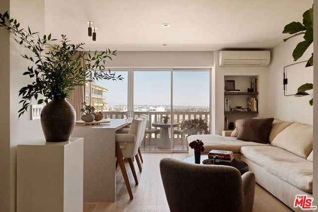 999 N Doheny Drive 807, West Hollywood, CA 90069 — photo 3 of 17