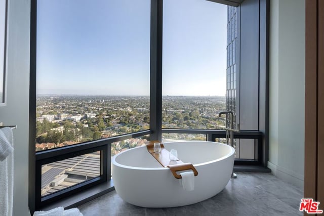 211 W Elm Court 17B, Los Angeles, CA 90067 — photo 19 of 33