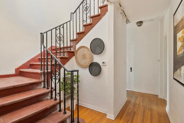 3756 Clayton Avenue W, Los Angeles, CA 90027 — photo 20 of 43