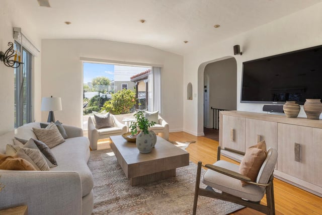 3756 Clayton Avenue W, Los Angeles, CA 90027 — photo 5 of 43