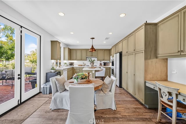 27034 Island, Valencia, CA 91355 — photo 19 of 62