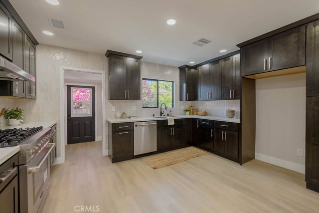 5710 Wilbur, Tarzana, CA 91356 — photo 17 of 41