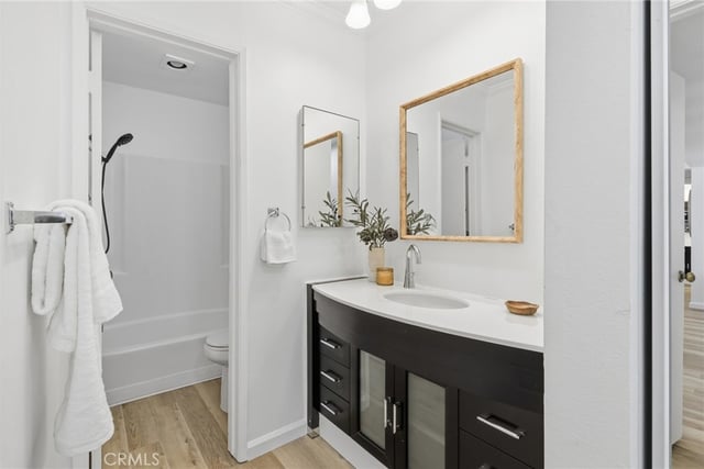 5257 Radford Avenue 212, Valley Village, CA 91607 — photo 15 of 31