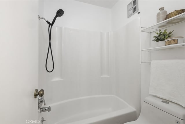 5257 Radford Avenue 212, Valley Village, CA 91607 — photo 16 of 31