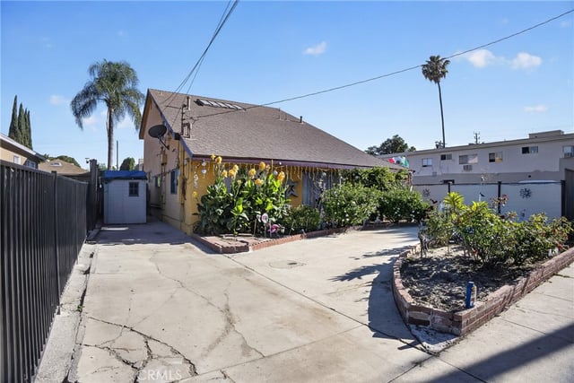 16042 Kittridge, Van Nuys, CA 91406 — photo 2 of 36