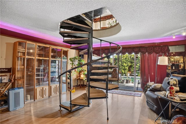 16042 Kittridge, Van Nuys, CA 91406 — photo 8 of 36