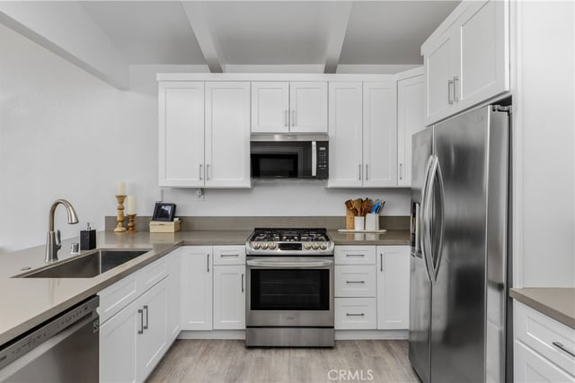 2254 The Terrace, Los Angeles, CA 90049 — photo 18 of 39